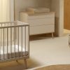 Flow clay & oak babykamer